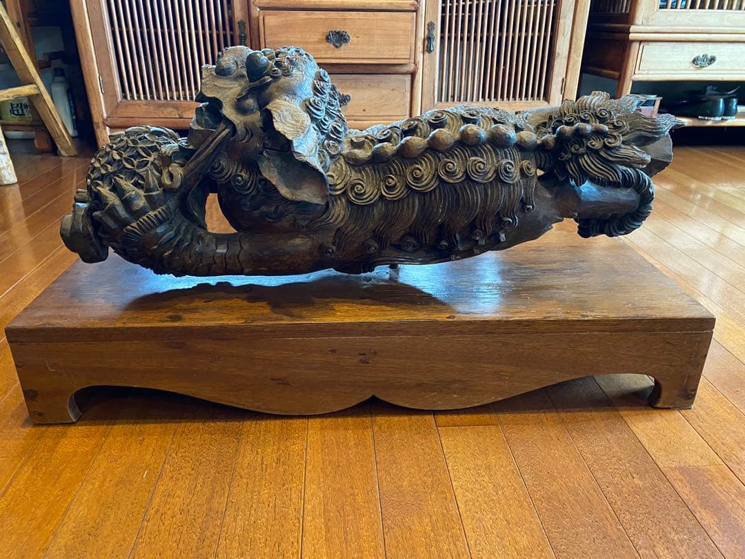 中国アンティーク　獅子の彫刻