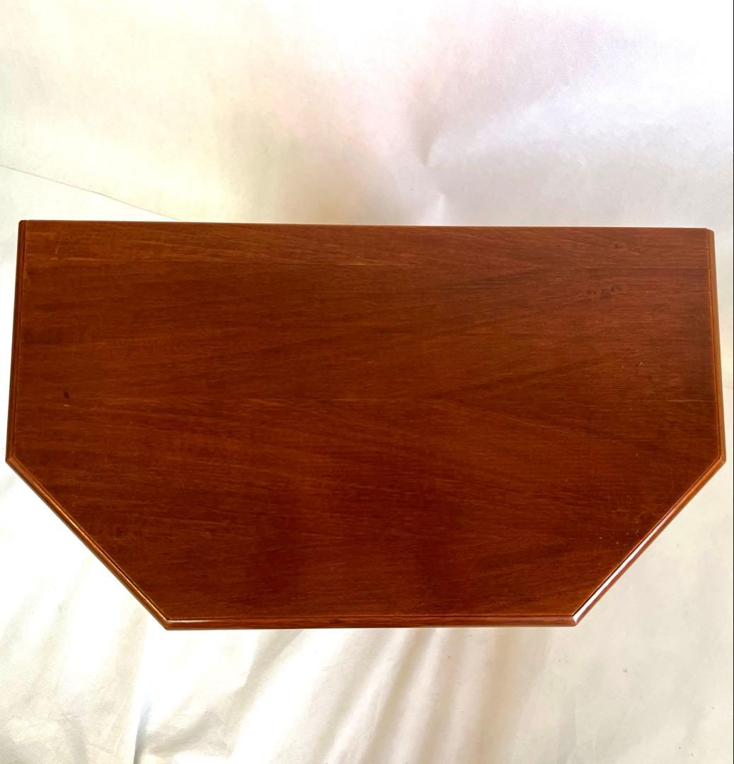 小ぶりなチェスト・イタリア　 横幅52cm・奥行29cm・高さ71cm