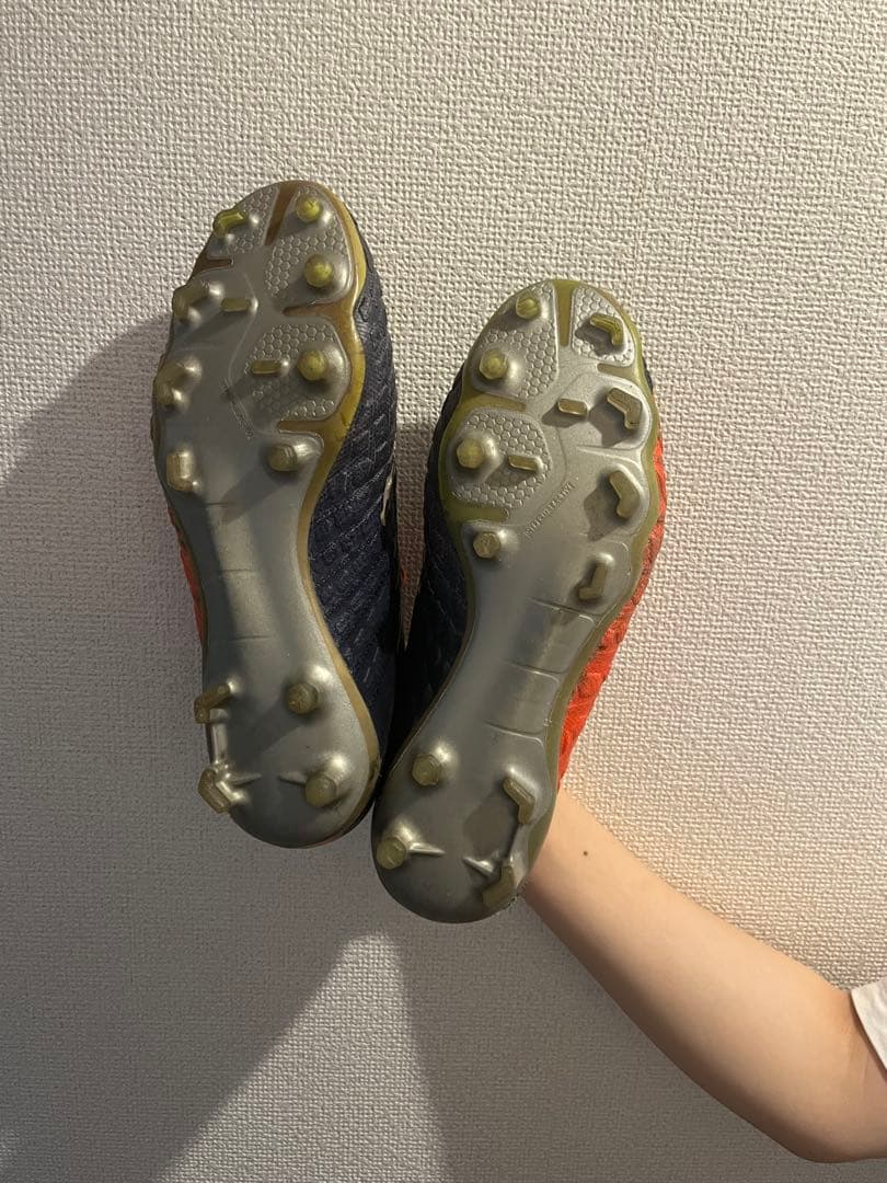 サッカースパイク ハイパーヴェノム 27.0