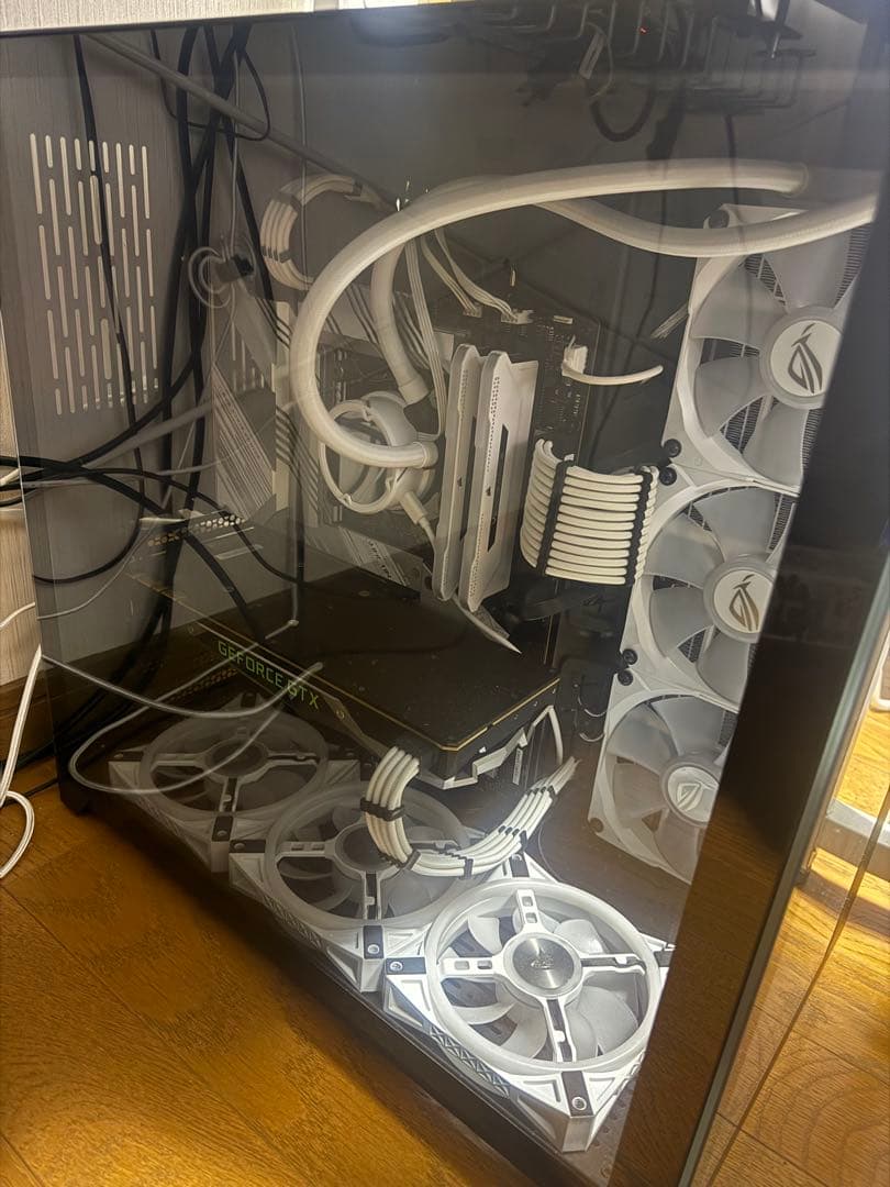 【美品・白基調】簡易水冷ゲーミングPC｜GTX1080｜SSD1.5TB