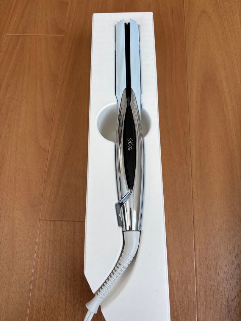 リファビューティックストレートアイロン　ReFa