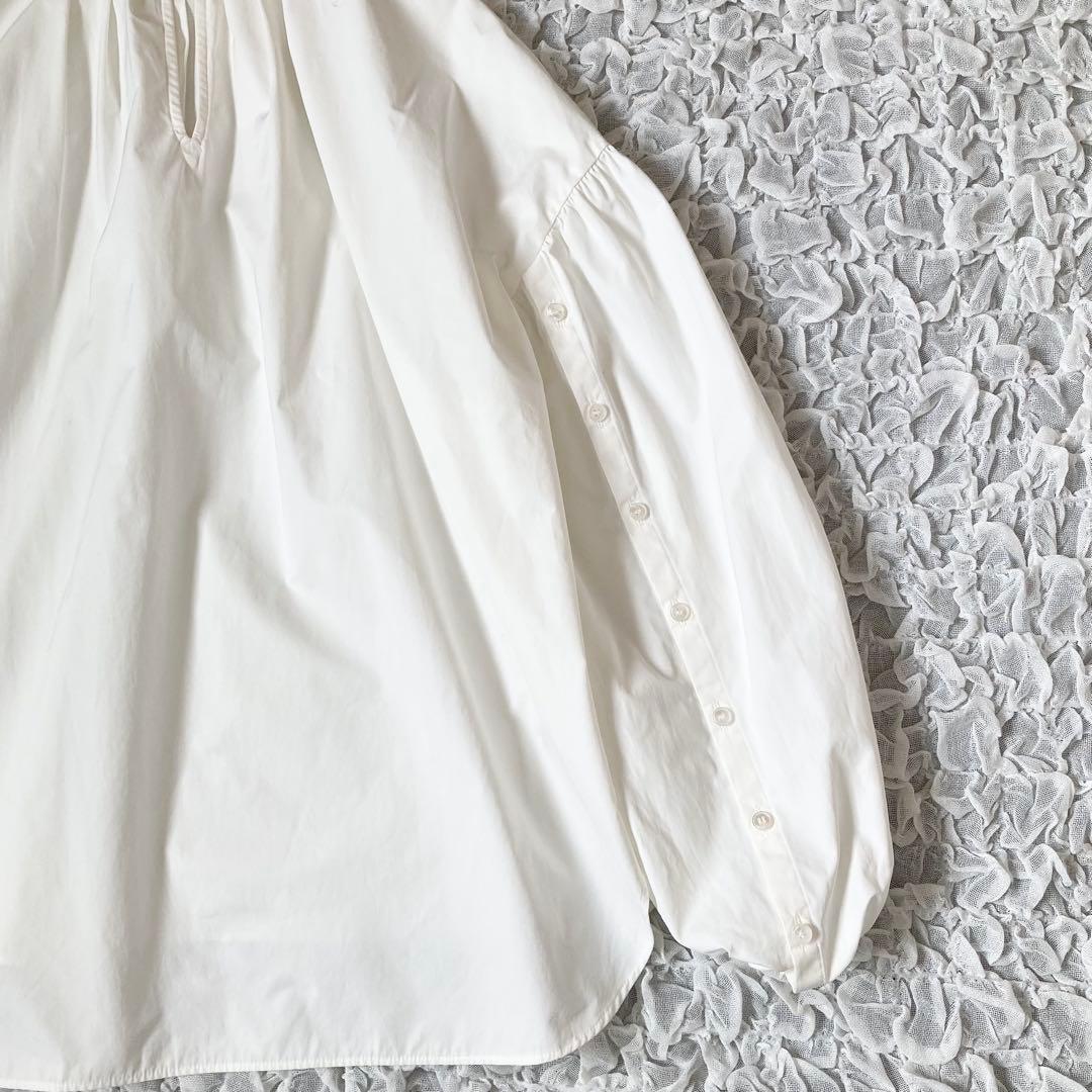 ADORE アドーア　スタンドカラーブラウス　M L 白　袖ボタン　ボリューム袖