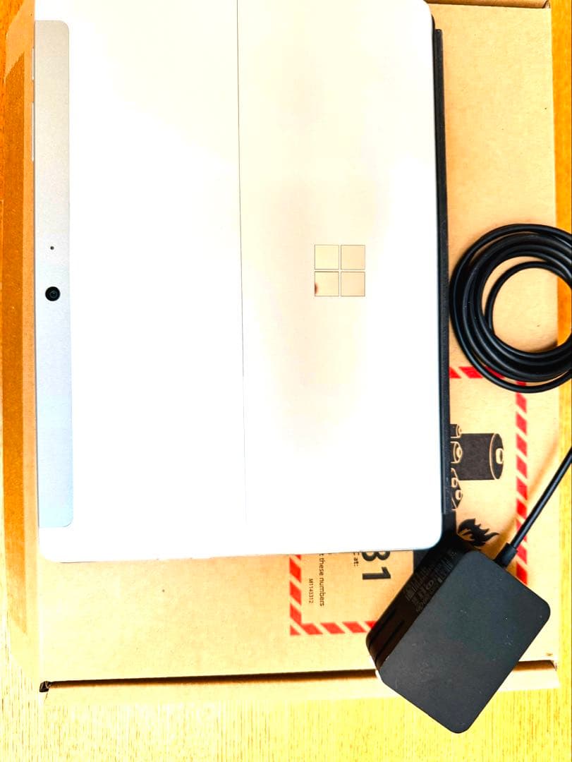 Surface Go 4 XGT-00017 [プラチナ]