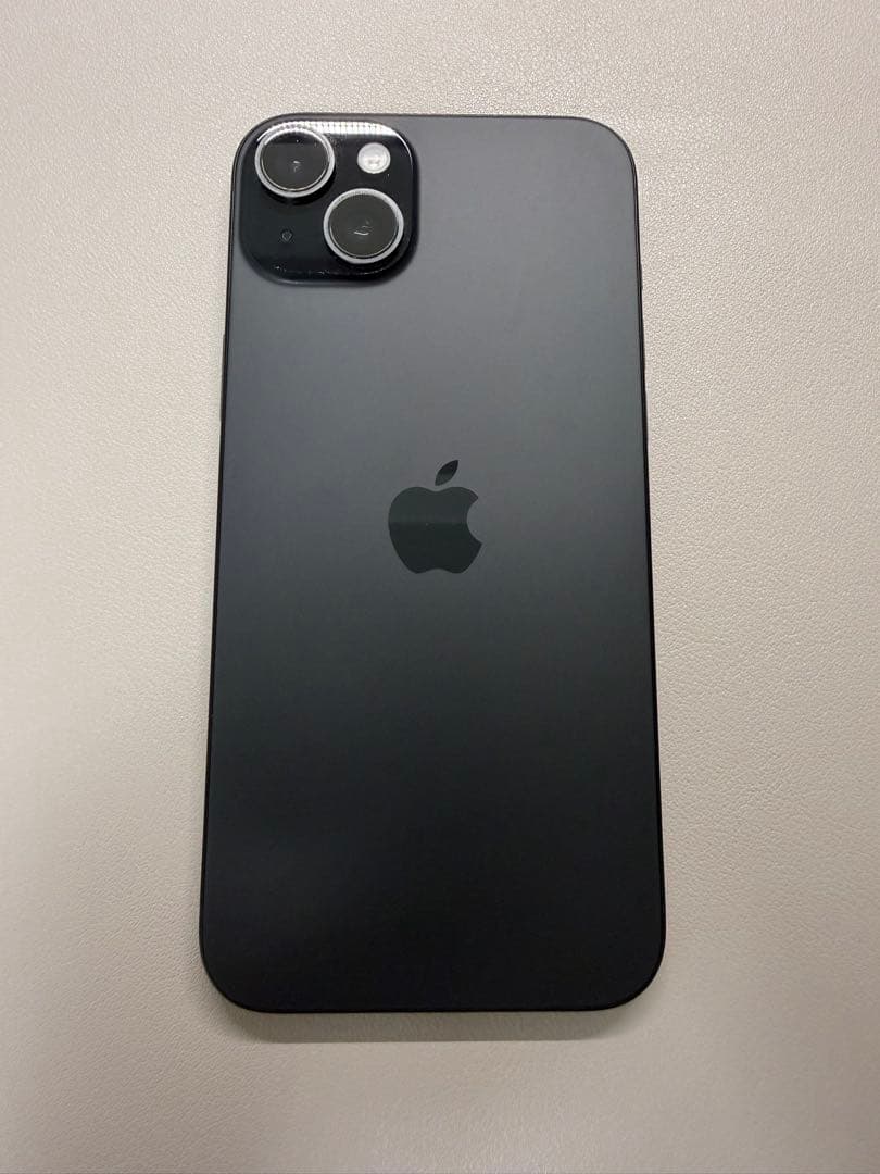 iPhone15 plus 128GB ブラック　純正ケース2個付き