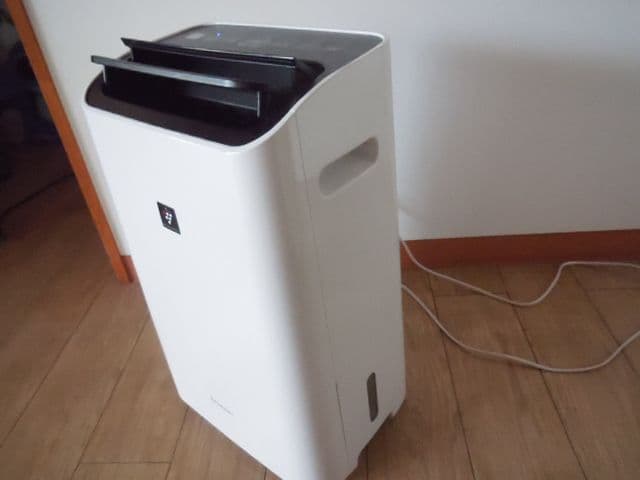 シャープ プラズマクラスター 衣類乾燥除湿機 2016年製 CV-F120-W