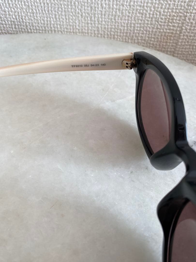 TOMFORDサングラス/男女兼用/ホワイト×ブラック/トムフォード