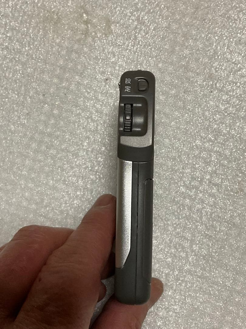 SONY／3BAND・TV／FM／AM ICF-R500V。DC:3V。単4×2