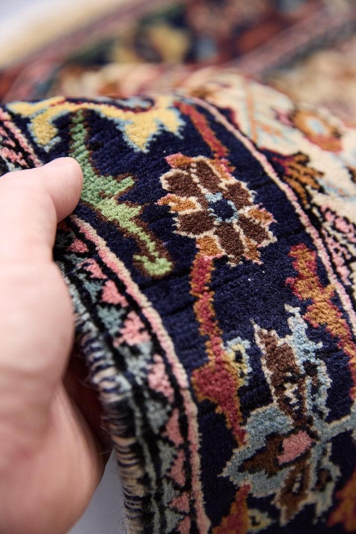 ヴィンテージラグ　トライバルラグ　パキスタン産　（124×71cm）サンド